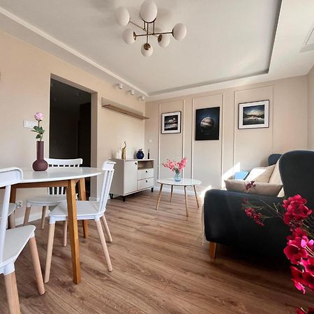 Prestige Apartment Bohaterow Warszawy كيلتشي المظهر الخارجي الصورة