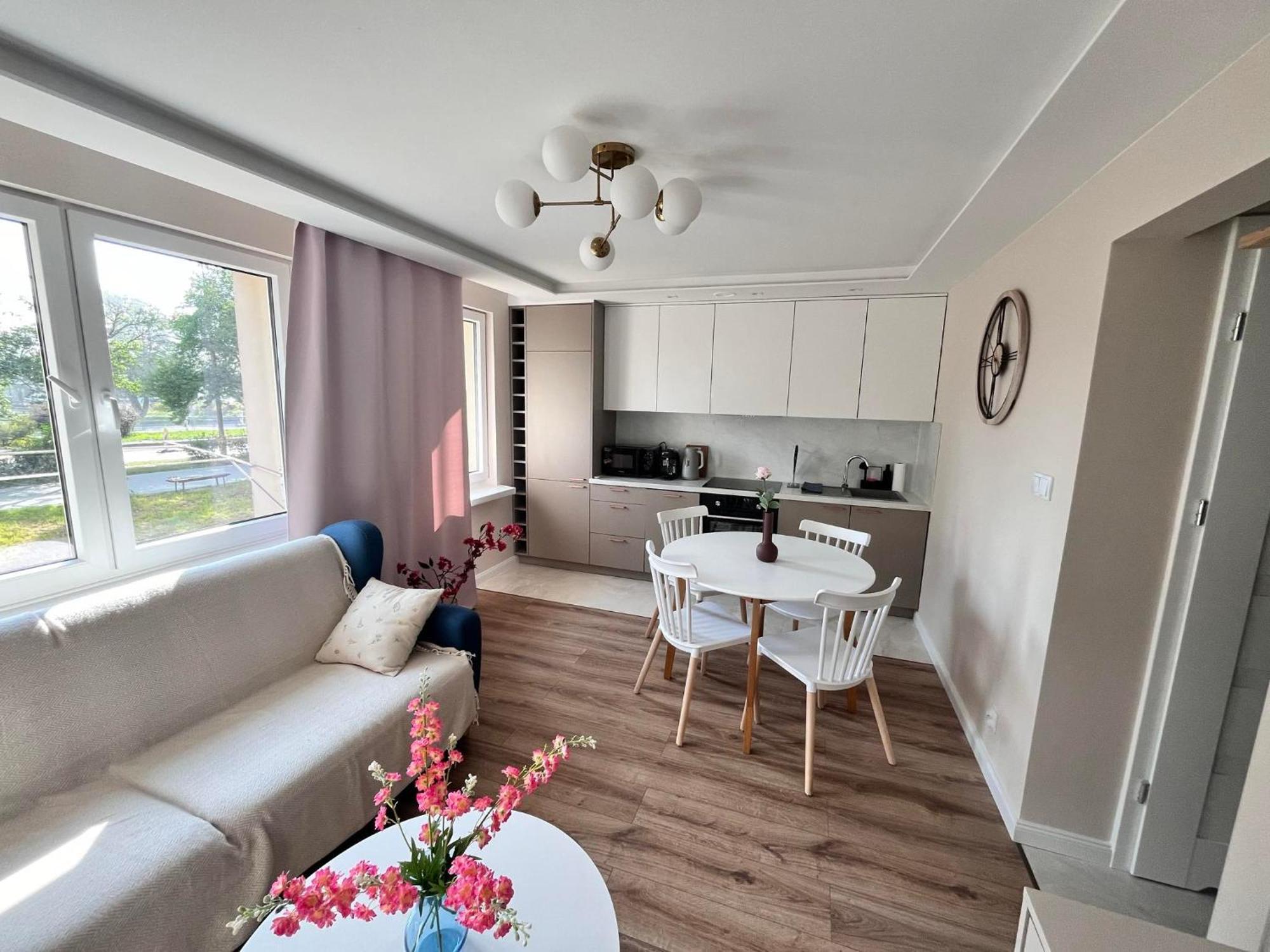 Prestige Apartment Bohaterow Warszawy كيلتشي المظهر الخارجي الصورة